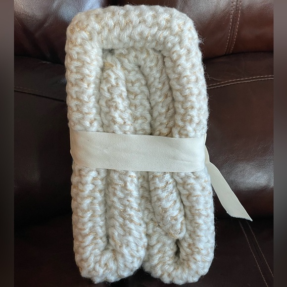 Pier 1 Gold Throw Blanket NEW - Picture 8 of 8